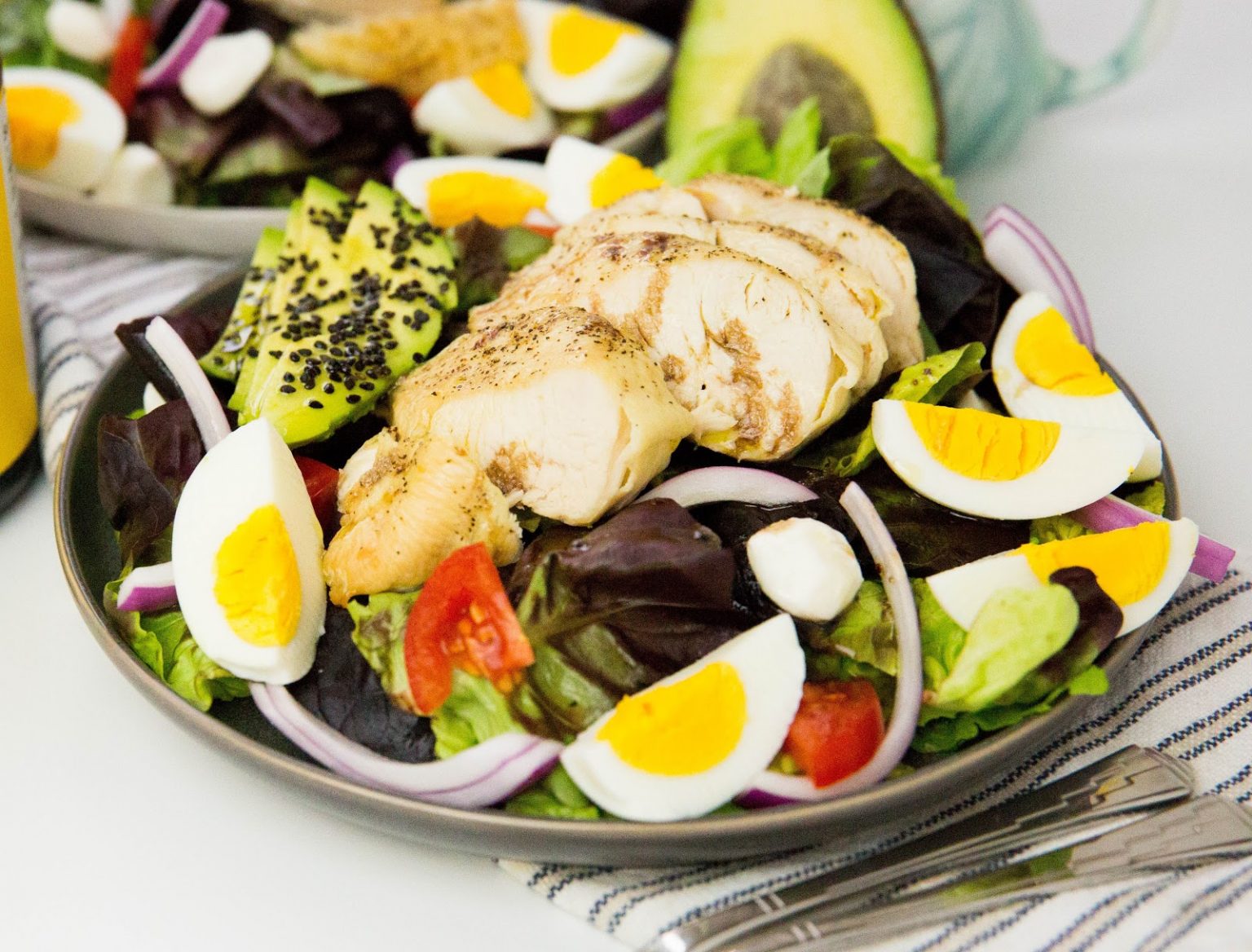 Receta de ensalada Cobb de pollo con vinagreta balsámica keto ¿Es